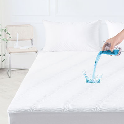 Tejido de poliéster 100% Blanco Dropshipping Impermeable 3D Air Layer Capa de colchón de chinches de cama