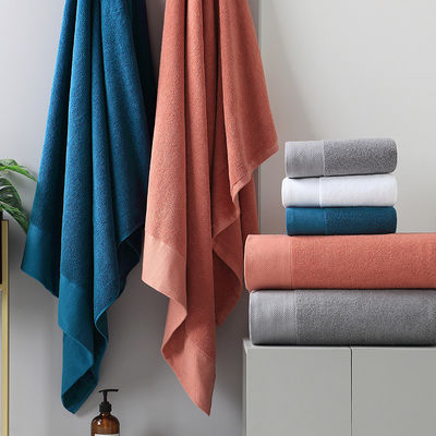 Super absorbente personalizado grueso y suave conjunto de toallas de baño de tela de poliéster / algodón