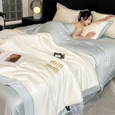 Cubierta de seda lavada de lujo de bodas cuatro piezas y tres piezas para dormir cómodamente