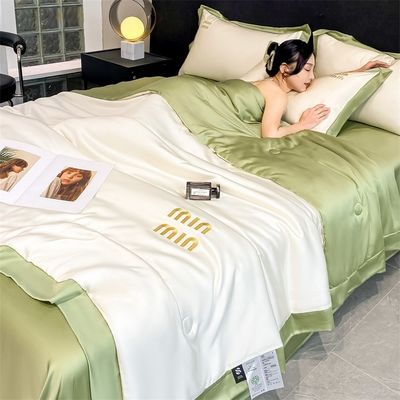 Cubierta de seda lavada de lujo de bodas cuatro piezas y tres piezas para dormir cómodamente