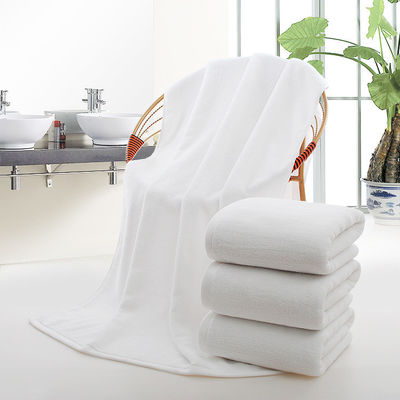 Toallas de hotel 70 * 140cm patrón rayado Jacquard Microfibra Toallita de baño con logotipo OEM