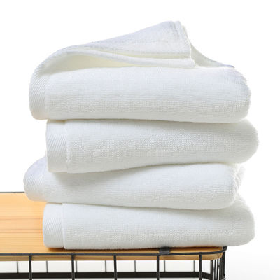Toallas de hotel 70 * 140cm patrón rayado Jacquard Microfibra Toallita de baño con logotipo OEM