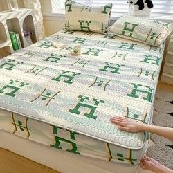 Experimenta la sensación de enfriamiento con el conjunto de ropa de cama de seda modelo 2024 al estilo europeo