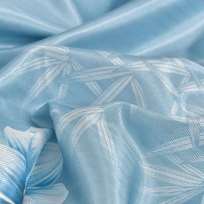 Mantente fresco todo el verano con nuestro Jacquard Ice Silk Cool Mat Set de ropa de cama de tres piezas
