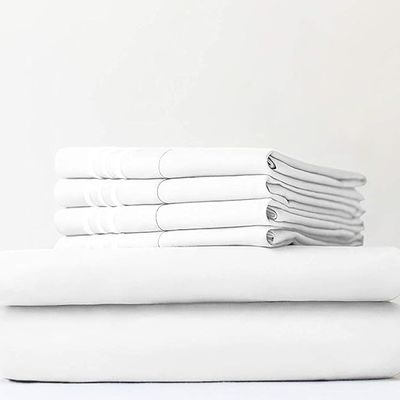 Imagen muestra una cama de bambú sostenible para una experiencia de sueño sedosa y cómoda