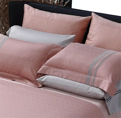 Color personalizado Tejido 300tc 100% de algodón puro Set de ropa de cama para hotel de lujo y familia