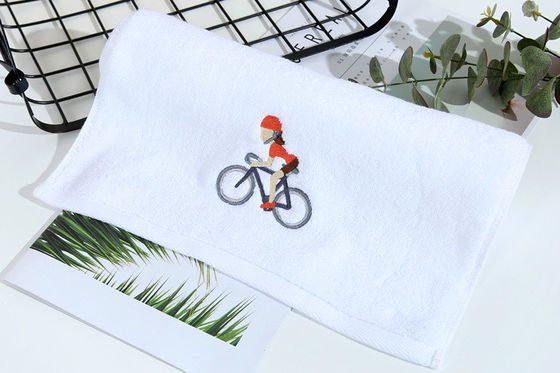 Toalla deportiva de secado rápido con logotipo personalizado bordado de 180 gramos para ejercicio al aire libre extendido