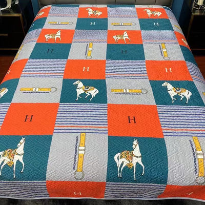 Cubierta de cama universal antideslizante para todas las estaciones para la cama rural grande Kang en el baño