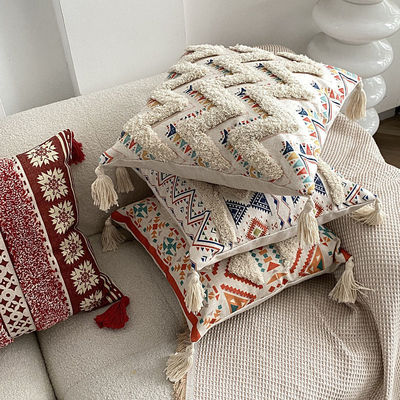 Tamaño personalizado Capa de almohada impresa de lienzo con tufos para sofá Decorativo en estilo étnico
