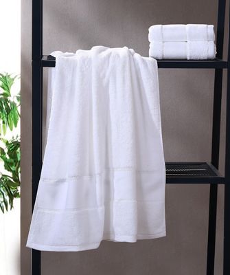 Toallas de satén de platino espesado de logotipo personalizado para salones de belleza de estilo popular y más allá