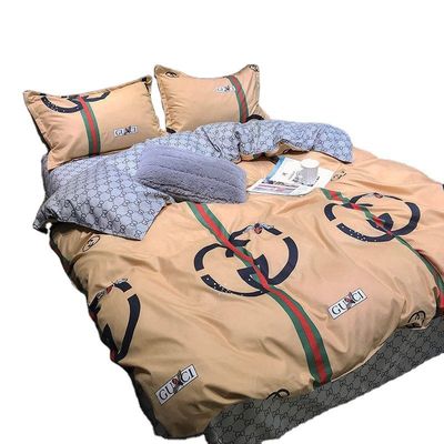 Políester dibujo animado Simple 4 Pcs Sillín de cama Conjunto de colchoneta de cubierta de almohada Sillín de boda