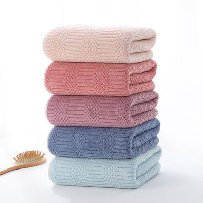Toalla de baño de microfibra sostenible para el hogar 70*140cm Toalla de playa seca rápida de color sólido