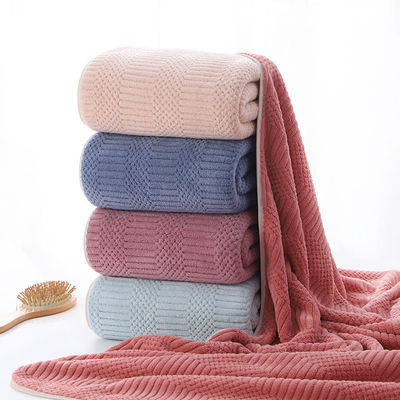 Toalla de baño de microfibra sostenible para el hogar 70*140cm Toalla de playa seca rápida de color sólido