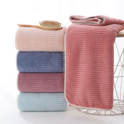 Toalla de baño de microfibra sostenible para el hogar 70*140cm Toalla de playa seca rápida de color sólido