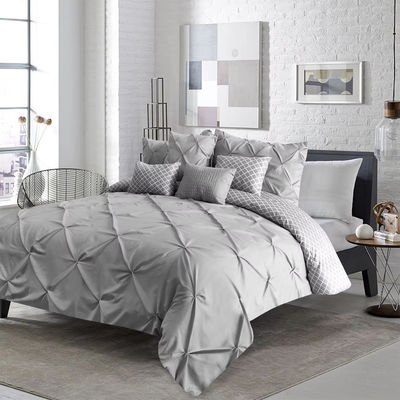 Popularidad Stock 90GSM 3 piezas Pintuck Cover Soft Microfiber Set de ropa de cama de toda la temporada Con cierre de cremallera personalizado