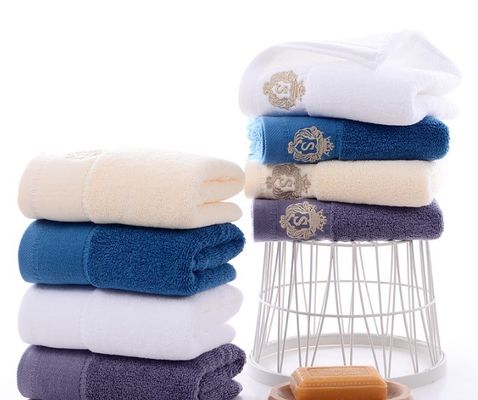 Toallas de lujo de Jacquard rayadas hechas de algodón 100% para un rendimiento suave y absorbente