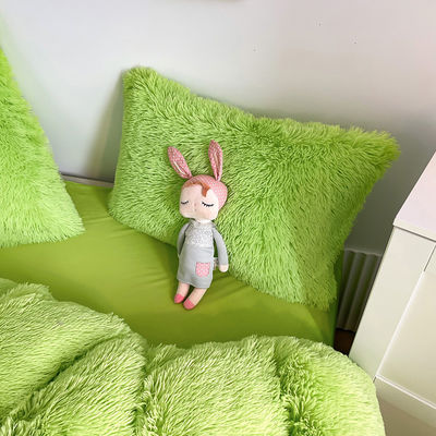 Las mantas de cama de peluche de terciopelo y terciopelo de peluche se encuentran en diseños de lujo personalizados de varios colores.