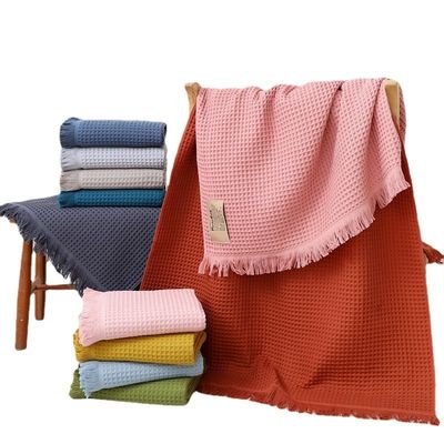 Hotel suave toalla de baño de color Tassel 90 * 180 con antimicrobiano y algodón