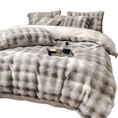 Lujo y calidez con un conjunto de ropa de cama de lana de veludo de leche sostenible
