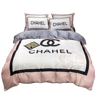 Luxo Retiro Cuatro piezas de ropa de cama Con toda la temporada de hielo Set de ropa de cama de seda