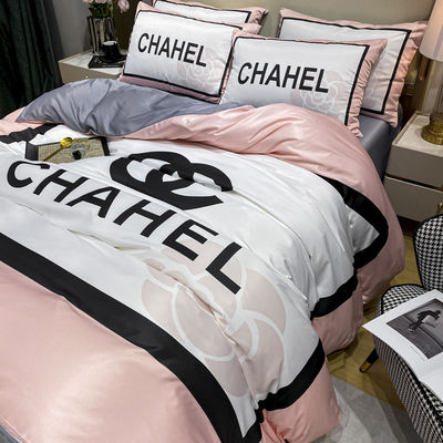 Luxo Retiro Cuatro piezas de ropa de cama Con toda la temporada de hielo Set de ropa de cama de seda