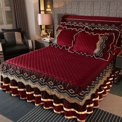 Cama de cama de poliéster personalizada Capa de cama a prueba de polvo de tres piezas para el hogar 40 conteo de telas