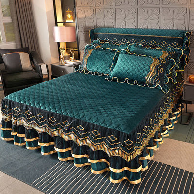 Cama de cama de poliéster personalizada Capa de cama a prueba de polvo de tres piezas para el hogar 40 conteo de telas