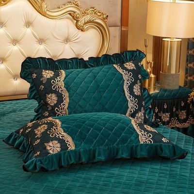 Tamaño personalizado Slip Set de colcha de invierno con ropa de cama bordada de lujo 3 piezas