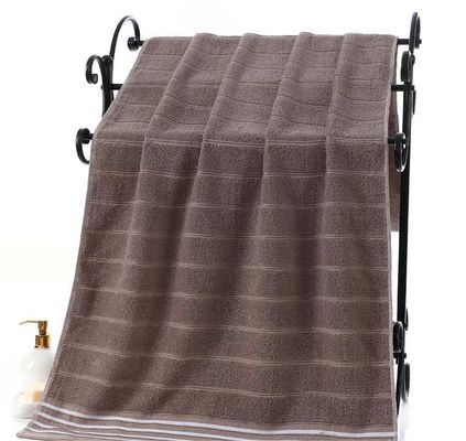 Antimicrobiano Rastro 100% de algodón puro de segmento múltiple Absorvente oscuro Toallita de baño para adultos