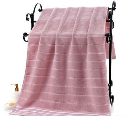Antimicrobiano Rastro 100% de algodón puro de segmento múltiple Absorvente oscuro Toallita de baño para adultos