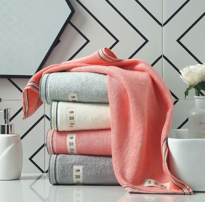 Toalla de fibra de bambú suave absorvente belleza en toalla con caja de regalo estilo popular y más
