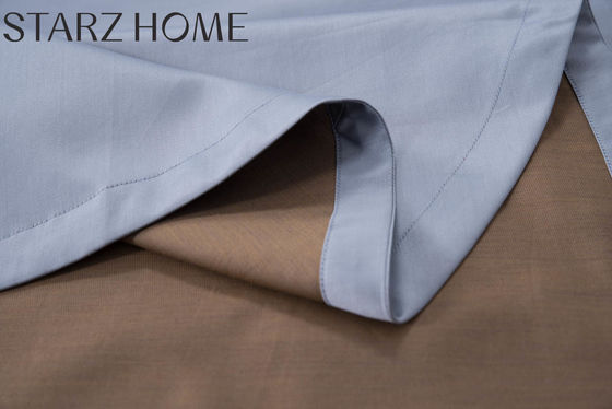Cubierta de cama moderna con colchón de diseño de impresión para un dormitorio elegante