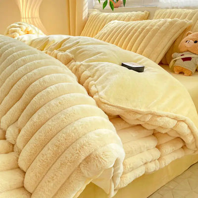 Polyester lleno de conejo caliente de piel falsa pelusa pelusa de peluche cubierta de edredón caliente para cama de 2,0m
