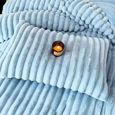 Polyester lleno de conejo caliente de piel falsa pelusa pelusa de peluche cubierta de edredón caliente para cama de 2,0m