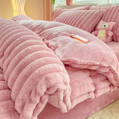 Polyester lleno de conejo caliente de piel falsa pelusa pelusa de peluche cubierta de edredón caliente para cama de 2,0m