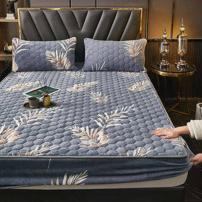 Setificación de ropa de cama de lujo caliente 3 piezas de leche de terciopelo con color personalizado