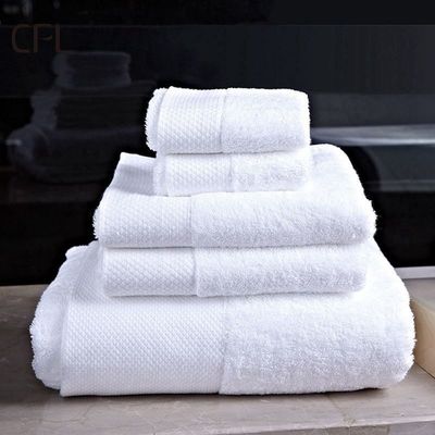 Lujo 100% de algodón blanco baño Toallita para la mano y la cara con logotipo bordado a medida 70 * 140cm