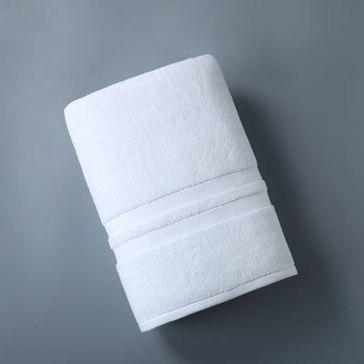 Conjunto de toallas de hotel de patrón de rayas engrosadas hechas de tejido de algodón puro para bañarse de lujo