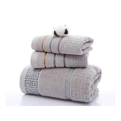 Toalla de baño de algodón esencial con fuerte absorción de agua y logotipo personalizado