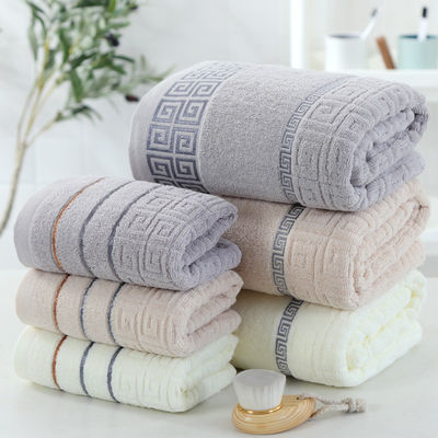 Toalla de baño de algodón esencial con fuerte absorción de agua y logotipo personalizado
