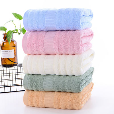 Toallas de baño de fibra de bambú de tejido para el rostro súper limpio Toallas de baño con patrón de impresión animal 2024