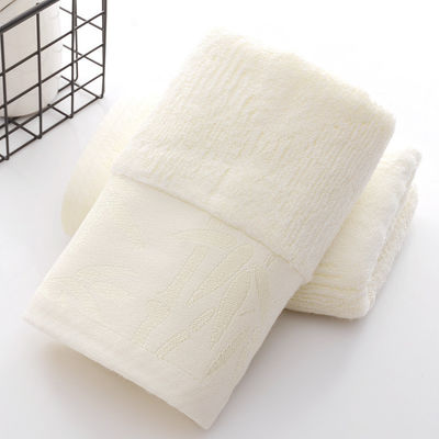 Toallas de baño de fibra de bambú de tejido para el rostro súper limpio Toallas de baño con patrón de impresión animal 2024