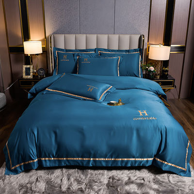 Logotipo personalizado de invierno bordado de poliéster lavado de ropa de cama sedosa conjunto para color sólido