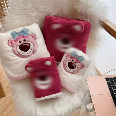Absorción de agua súper fuerte para el hogar Set de toallas de baño para bebés Conjunto de terciopelo de coral con patrón de dibujos animados