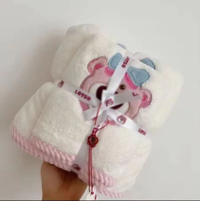 Absorción de agua súper fuerte para el hogar Set de toallas de baño para bebés Conjunto de terciopelo de coral con patrón de dibujos animados