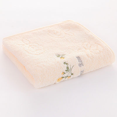 Iniciativas bordadas Set de toallas de baño para invitados con GSM alto y logotipo de bordado