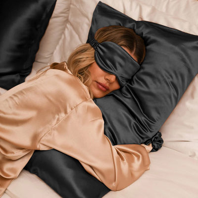 Sapatillas de lujo para el cabello de seda y fundas de almohada perfectas para tu rutina de belleza