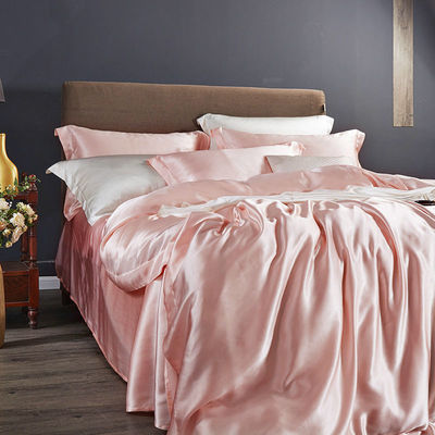 Experimenta la comodidad con nuestros conjuntos de ropa de cama de seda 100% pura