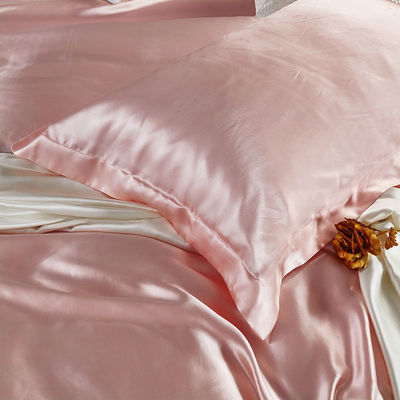 Experimenta la comodidad con nuestros conjuntos de ropa de cama de seda 100% pura