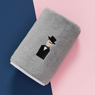 Opción de material de microfibra de lujo personalizar el logotipo bordado hotel conjunto de regalo de toalla de baño